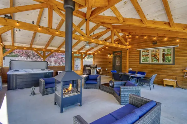 2611 Ch. du Village, Mont-tremblant, QC J8E1E9