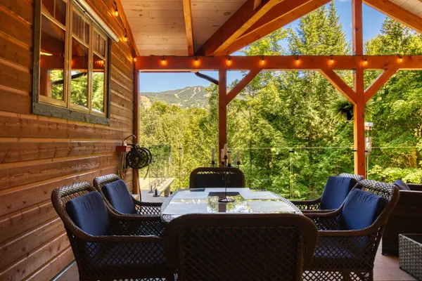 2611 Ch. du Village, Mont-tremblant, QC J8E1E9