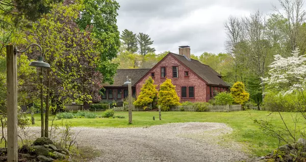 Ext -House, view from Driveway (4658) (1)