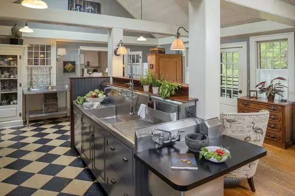 140 Palmer Road, Plympton, MA 02367