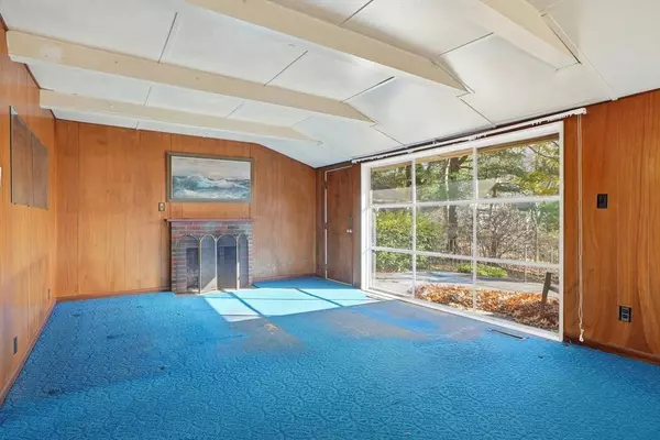 19 Puritan Way, Duxbury, MA 02332