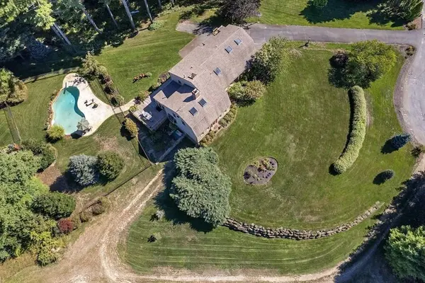 25 Dukes Brook Road, Plympton, MA 02367