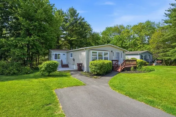 6 Evergreen Circle, Rockland, MA 02370