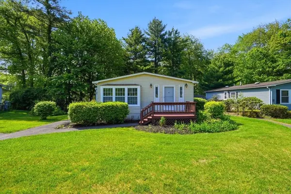 6 Evergreen Circle, Rockland, MA 02370