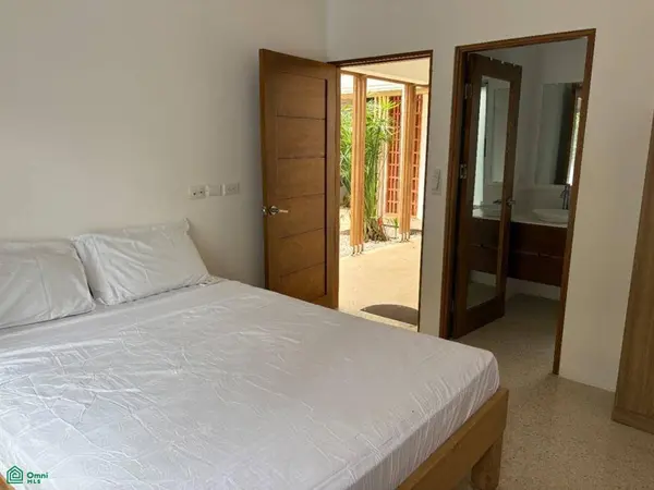 Investor-Ready Home in Grande Estates — Walk to, Santa Cruz,