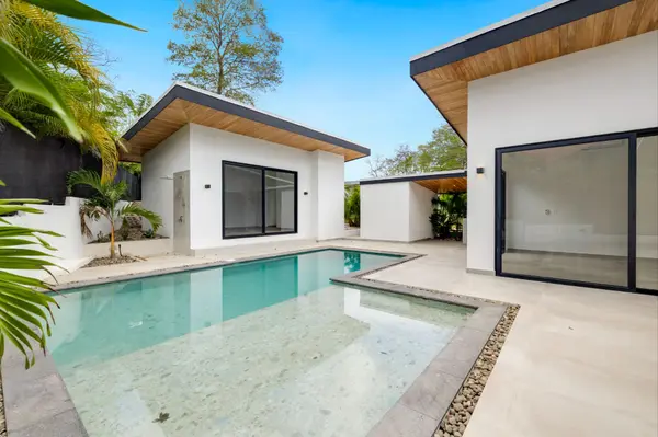 Pool and Backyard Beach-Walk 4BD Villa in Playa Grande