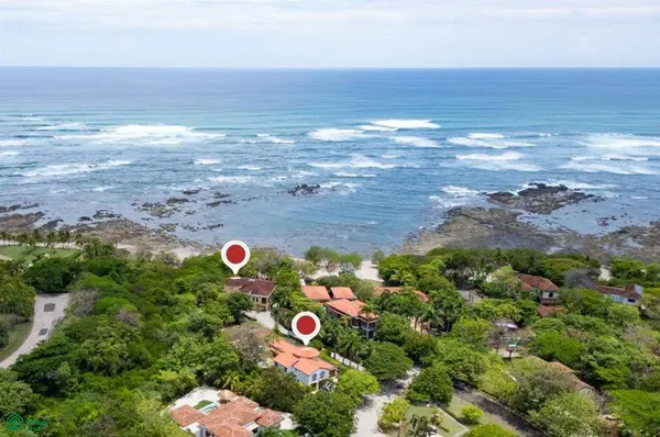 Villa Romantica – Steps from the Sand, Santa Cruz,