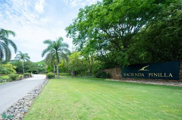 Villa Romantica – Steps from the Sand, Santa Cruz,
