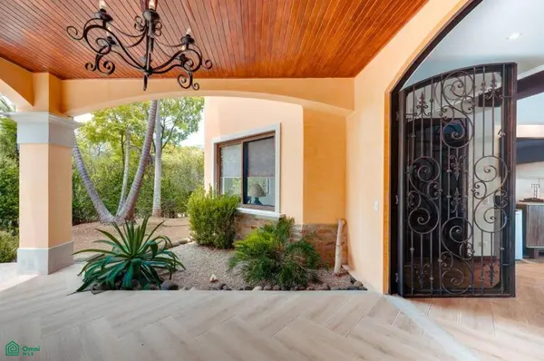 Casa Neptuno – Beachfront Life in Las Golondrinas, Santa Cruz,