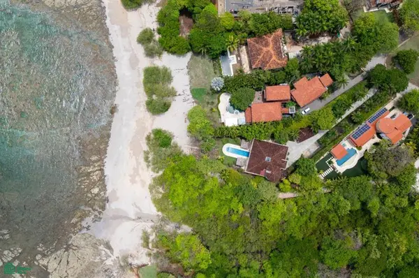Casa Neptuno – Beachfront Life in Las Golondrinas, Santa Cruz,