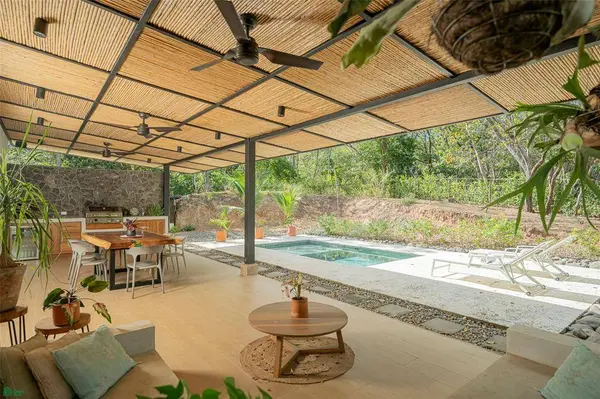 - Casa GG | An Artistic Home Immersed in Beauty, 50304