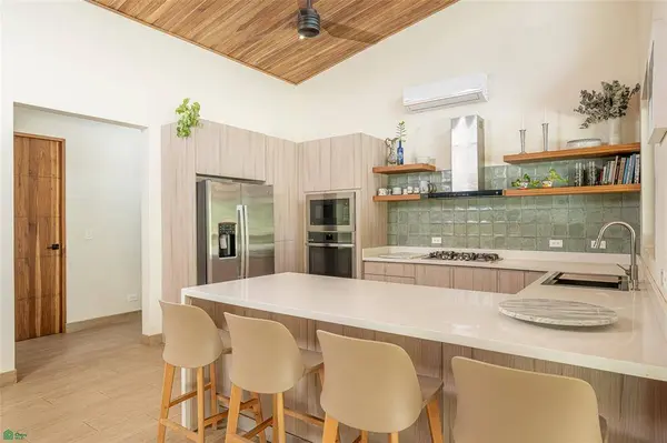 - Casa GG | An Artistic Home Immersed in Beauty, 50304