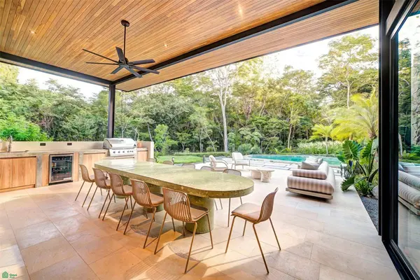 A NOBLE , ARTFUL HOME IN LAS VENTANAS, Cabo Velas, Guanacaste 50308