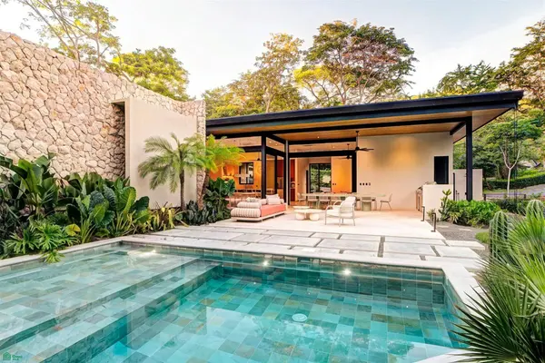 A NOBLE , ARTFUL HOME IN LAS VENTANAS, Cabo Velas, Guanacaste 50308