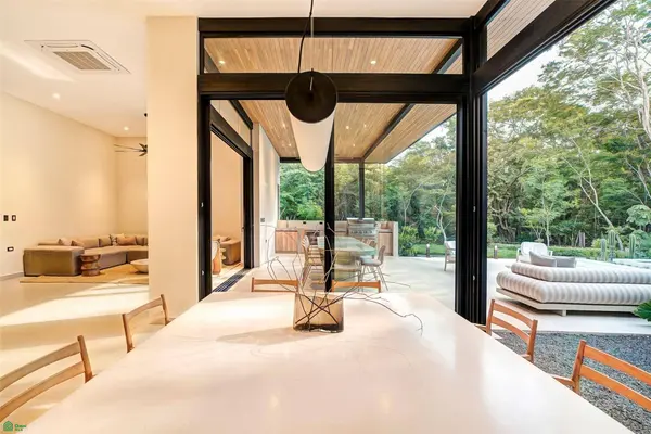 A NOBLE , ARTFUL HOME IN LAS VENTANAS, Cabo Velas, Guanacaste 50308