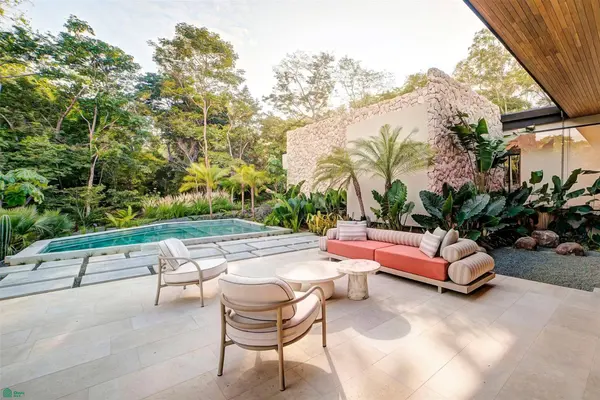 A NOBLE , ARTFUL HOME IN LAS VENTANAS, Cabo Velas, Guanacaste 50308