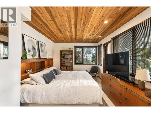 130 PINEVIEW Drive, Kaleden, BC V0H1K0