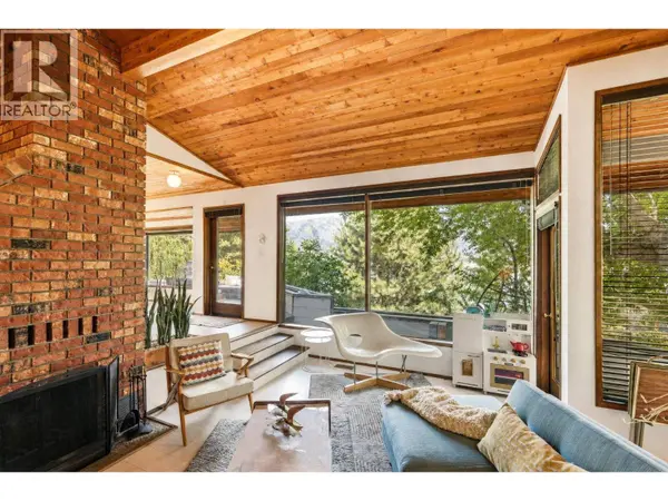 130 PINEVIEW Drive, Kaleden, BC V0H1K0