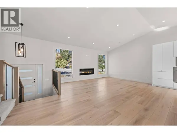4141 San Clemente Avenue, Peachland, BC V0H1X6