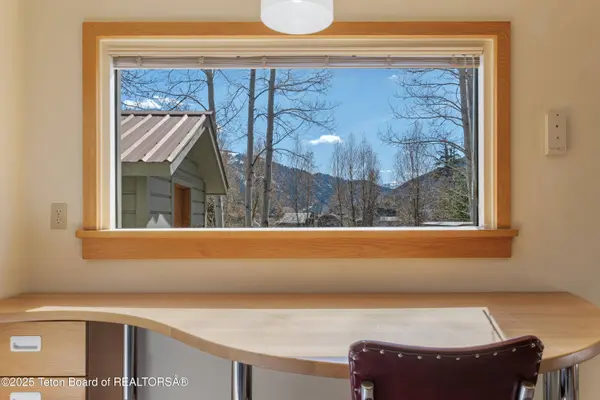 1620 E JW Drive, Hoback Jct., WY 83001