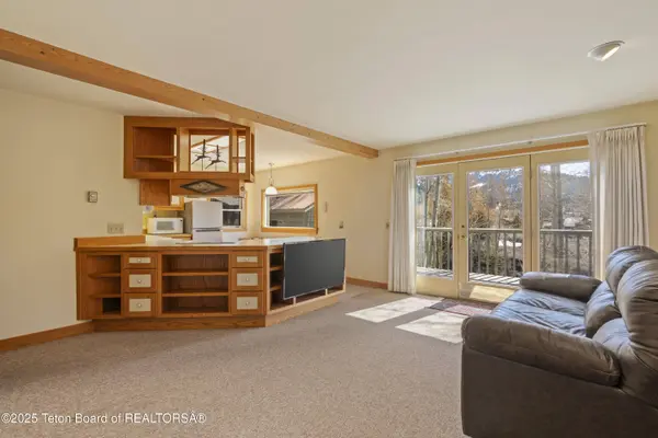 1620 E JW Drive, Hoback Jct., WY 83001