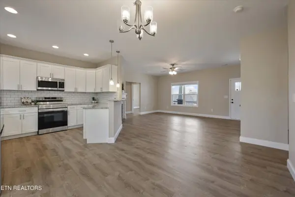 208 Daniel Morris PT, Clinton, TN 37716