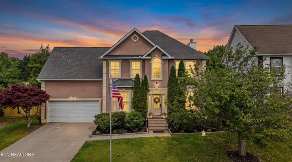 819 Paxton DR, Knoxville, TN 37918