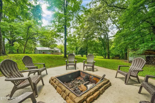 79 Reservoir Rd, Norris, TN 37828