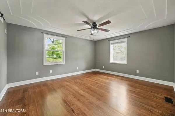 79 Reservoir Rd, Norris, TN 37828