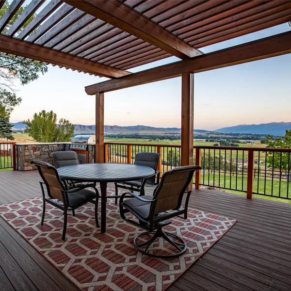 Getting Your Backyard Ready for Entertaining…and Impressing Would-Be Homebuyers
