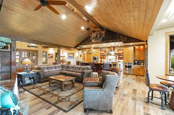 711 Middle Burnt Fork RD, Stevensville, MT 59870