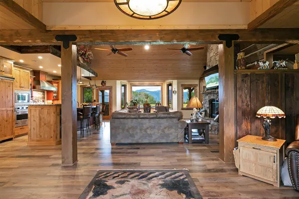 711 Middle Burnt Fork RD, Stevensville, MT 59870