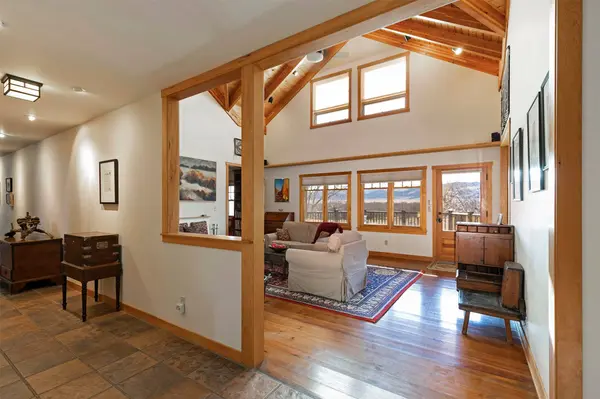 8976 Phantom Spring LN, Canyon Creek, MT 59633