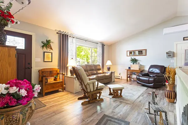 307 Lake Side DR, Lolo, MT 59847