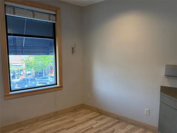 207 E Main ST