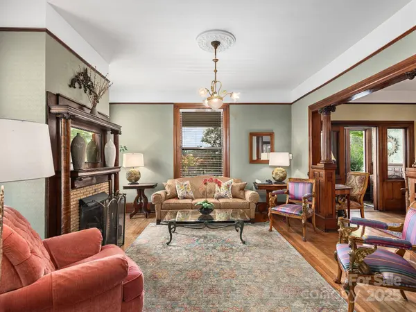 176 E Chestnut ST, Asheville, NC 28801