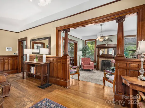 176 E Chestnut ST, Asheville, NC 28801