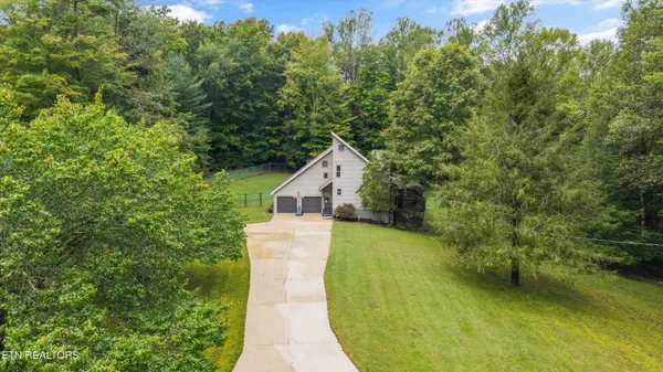 484 Hc Smith DR, Oneida, TN 37841