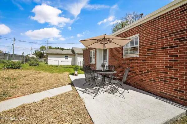 3717 Speedway CIR, Knoxville, TN 37914