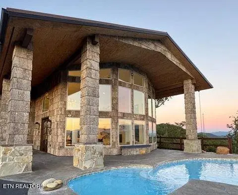 3661 Richardson Cove Rd, Sevierville, TN 37876