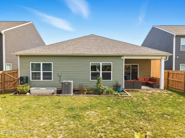 239 Eclipse LN, Knoxville, TN 37924