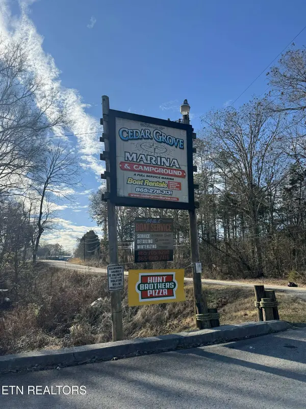 Molly Hollow Rd, New Tazewell, TN 37825