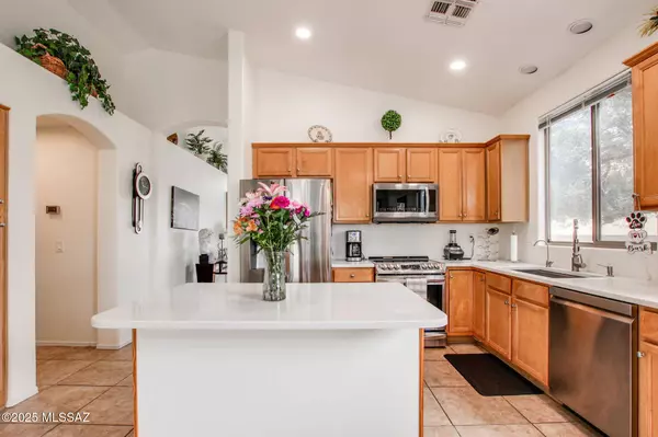 9690 E Country Court, Tucson, AZ 85749