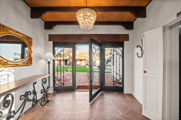 10700 E Tanque Verde Rd, Tucson, AZ 85749