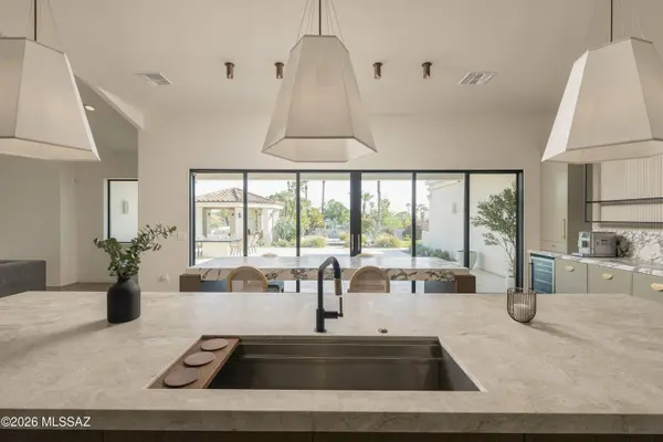 10541 E Windrose Dr, Scottsdale, AZ 85259
