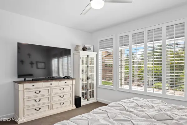 497 N Eagle Rock Dr, Green Valley, AZ 85614