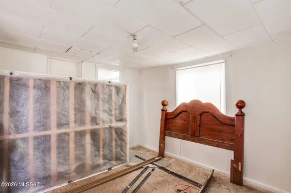 1749 W Higgins Ln, Tucson, AZ 85705