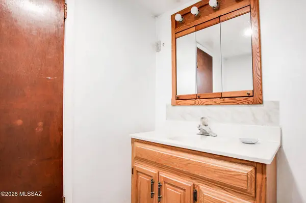 1749 W Higgins Ln, Tucson, AZ 85705