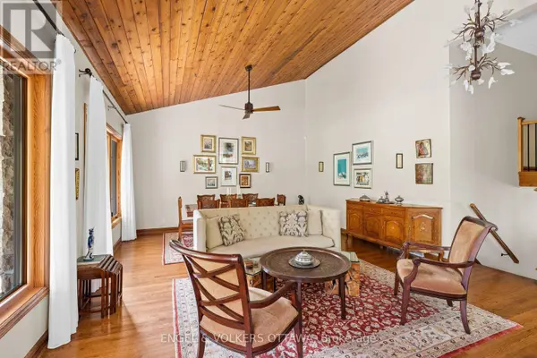 37 REVOL ROAD, Ottawa, ON K2G0B8