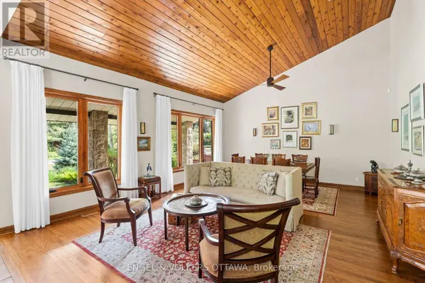 37 REVOL ROAD, Ottawa, ON K2G0B8